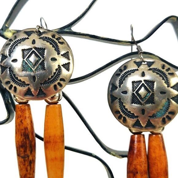 š¤©āNATIVEāBOHOĀ HIPPIEāHANDMADEāDANGLEāEARRINGS - Picture 2 of 4